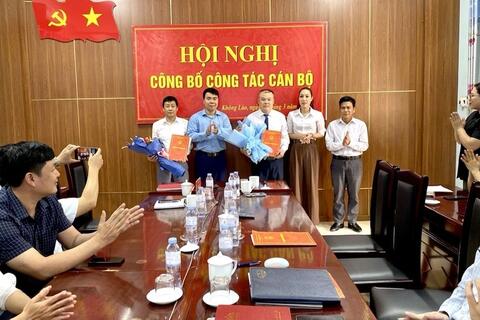 UBND XÃ KHỔNG LÀO: HỘI NGHỊ CÔNG BỐ CÔNG TÁC CÁN BỘ