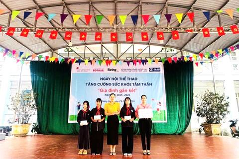 SÔI NỔI NGÀY HỘI THỂ THAO “GIA ĐÌNH GẮN KẾT” TẠI  TRƯỜNG TH & THCS BẢN LANG.