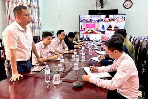 PGD NHCSXH PHONG THỔ KIỂM TRA HOẠT ĐỘNG TÍN DỤNG TẠI KHỔNG LÀO