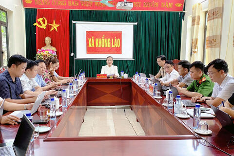 XÃ KHỔNG LÀO THAM DỰ HỘI NGHỊ TRỰC TUYẾN ĐÁNH GIÁ TÌNH HÌNH THỰC HIỆN NGHỊ QUYẾT SỐ 57-NQ/TW 6 THÁNG ĐẦU NĂM